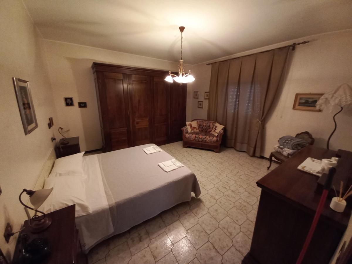 Casa Guerrino Bed and Breakfast LʼAquila Rum bild